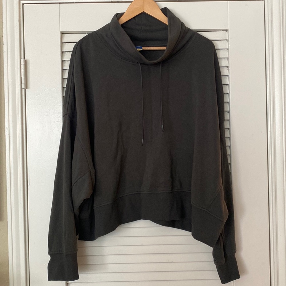 Old Navy funnel neck sweat shirt